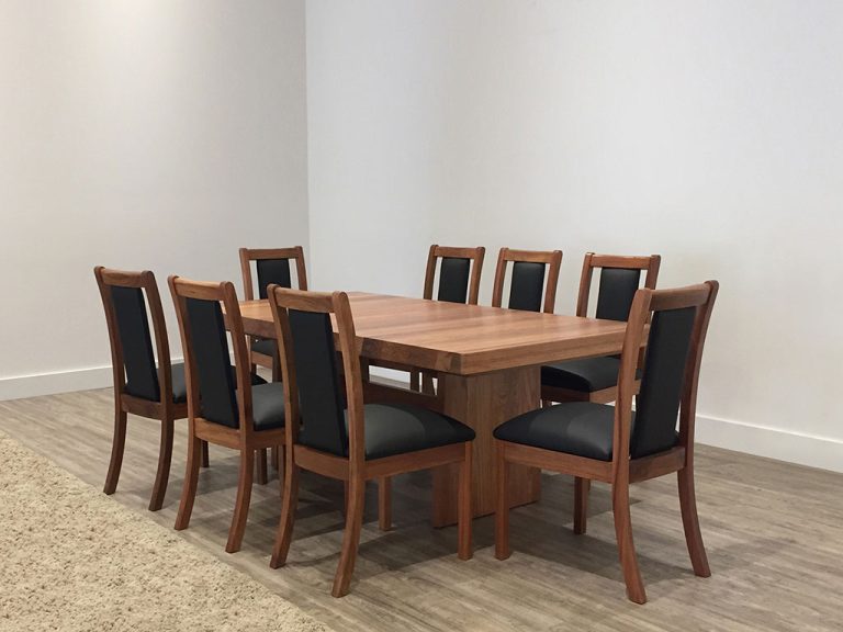 oak extendable dining table with slim lines