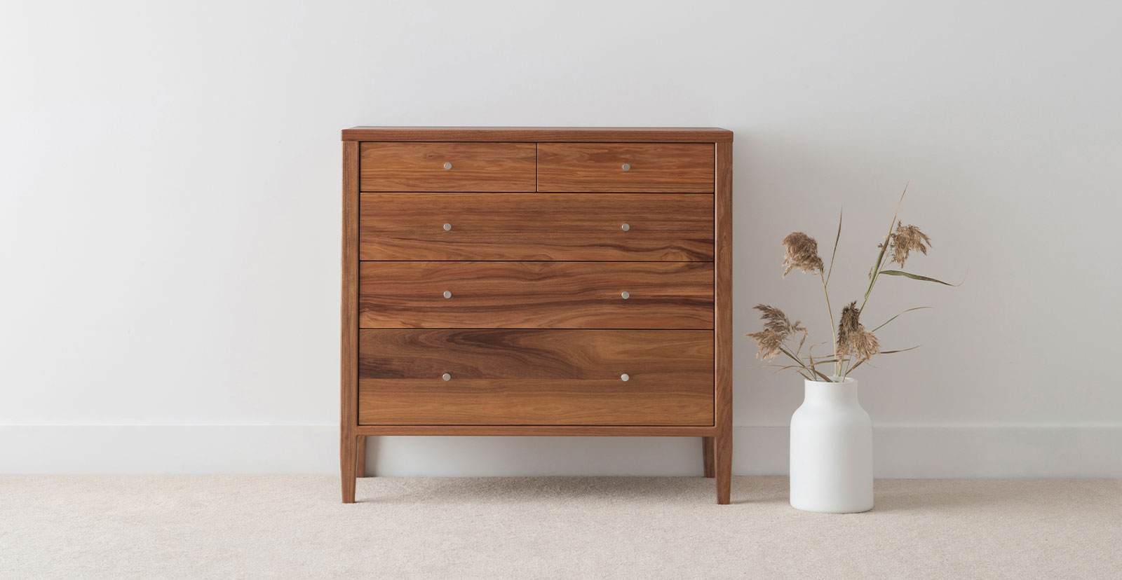 chest of 5 drawers lowboy